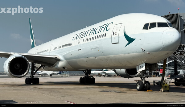 全球首架777-300