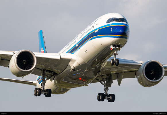 B-32CQ