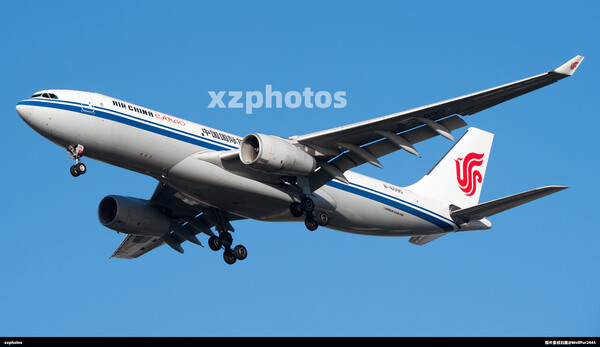 国航A330P2F