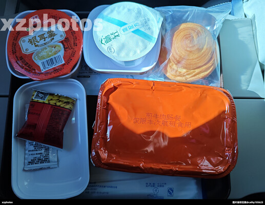 上海航空FM9305 PVG-CAN经济舱餐食