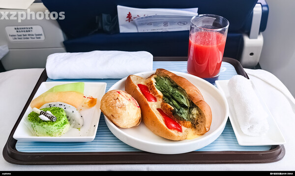 MU5129 上海﹣北京头等舱餐食