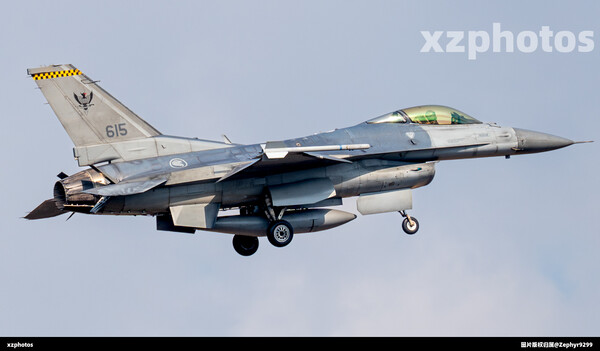 载弹F16C