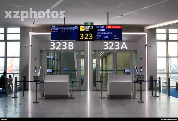 凤凰机场T3 323登机口