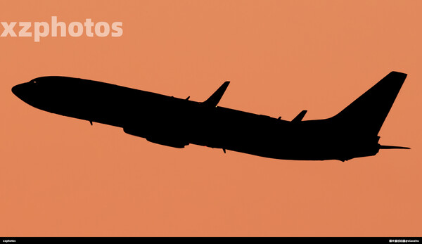 B-7589剪影