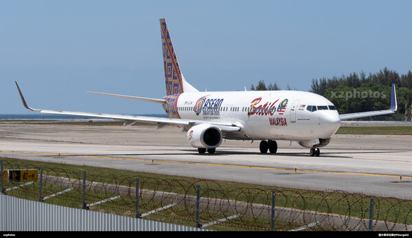 9M-LCW