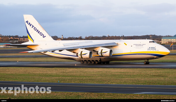 UR-82072
