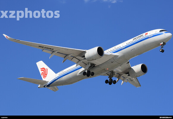 国航359爆灯