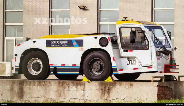 南航牵引车