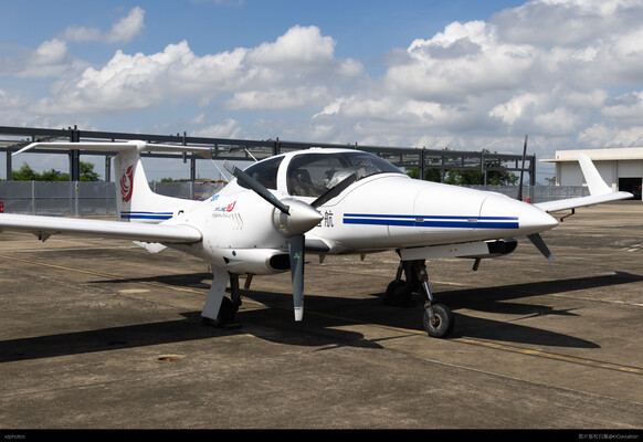 Da42