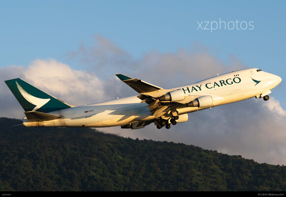 国泰747金光起飞