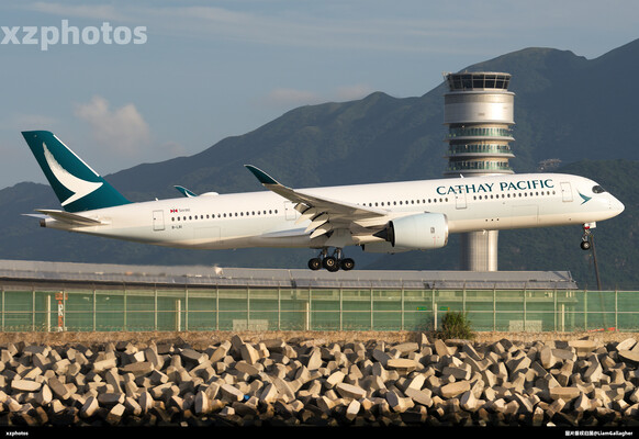 Cathay Pacific A359 Approaching HKG
