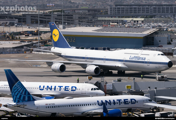 Lufthansa Retro Livery Pushing Back