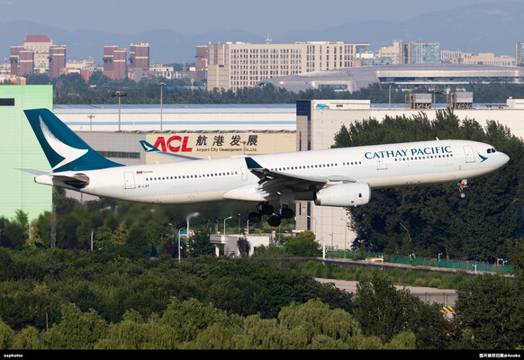 国泰航空330落地北京