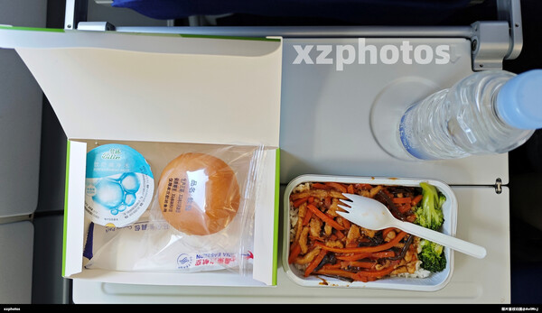 MU5147北京大兴-杭州萧山经济舱餐食