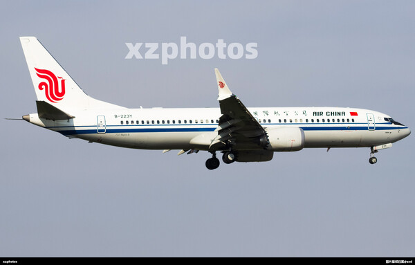 737MAX8