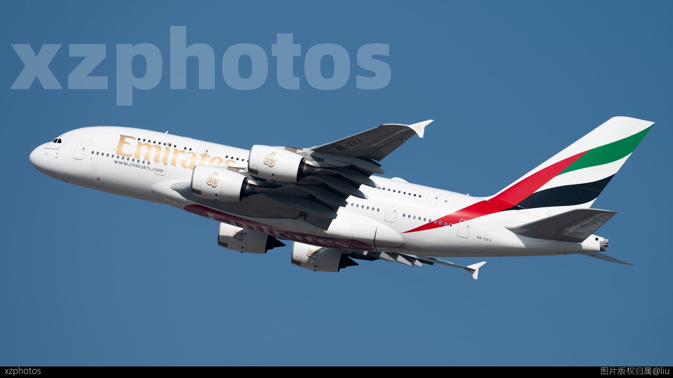 阿联酋A380备降北京