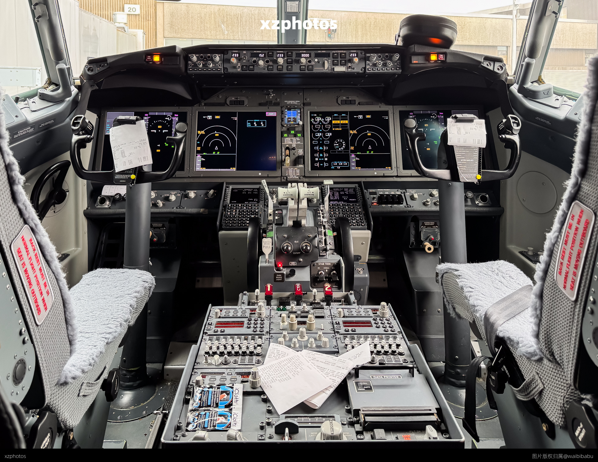 Air Canada B737 MAX 8 cockpit