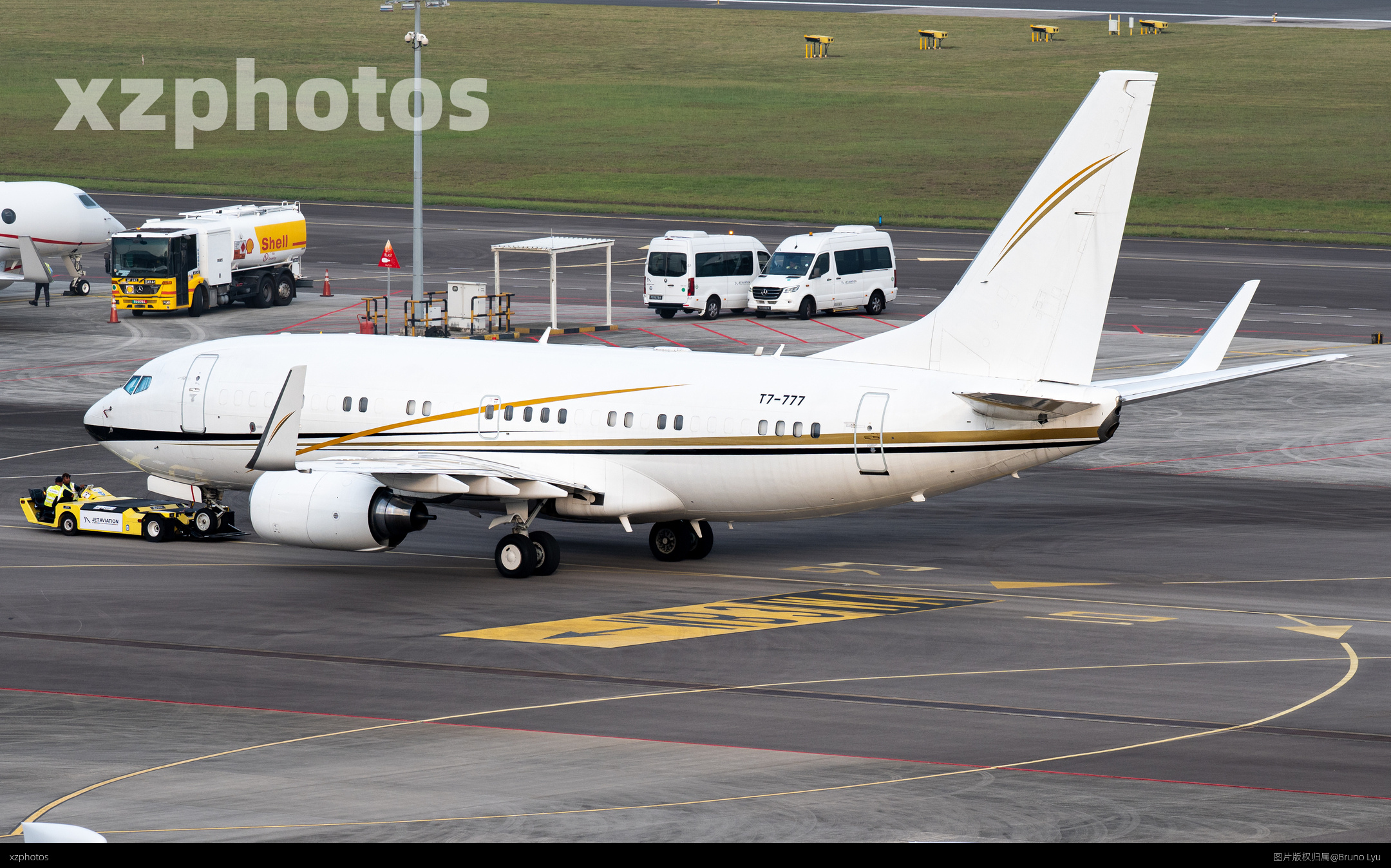 737bbj