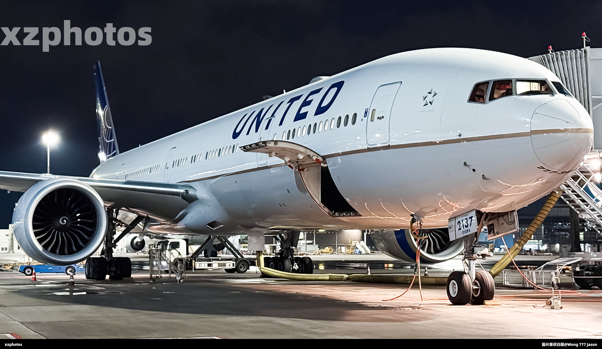 N2737U