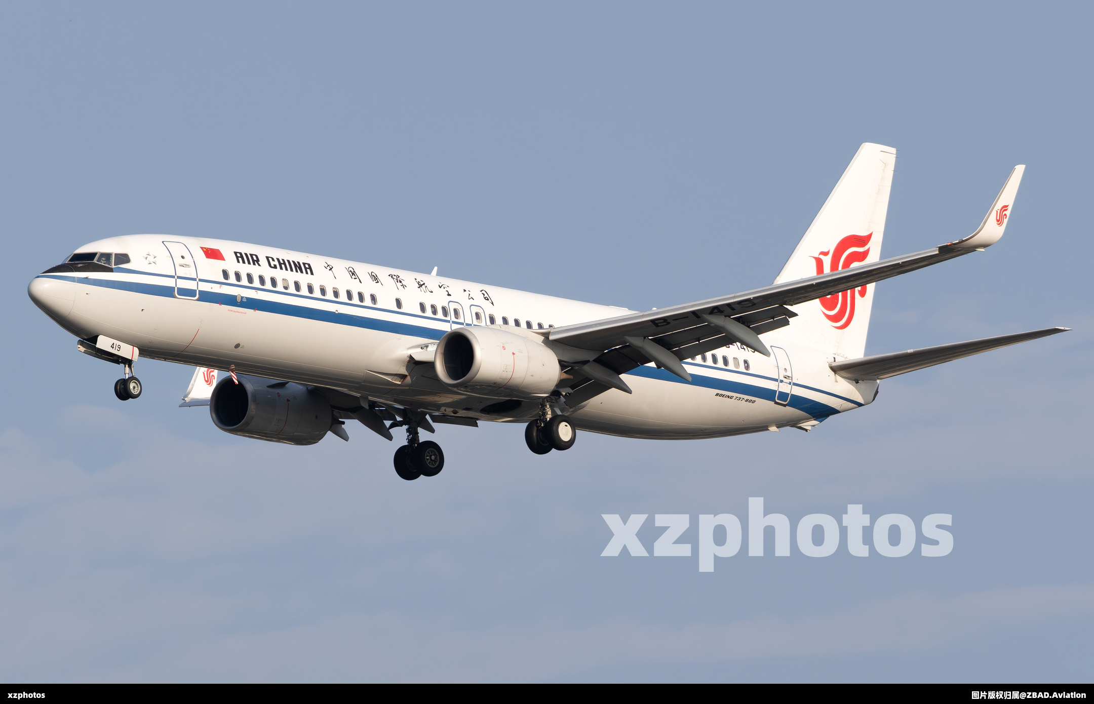 B737-89L