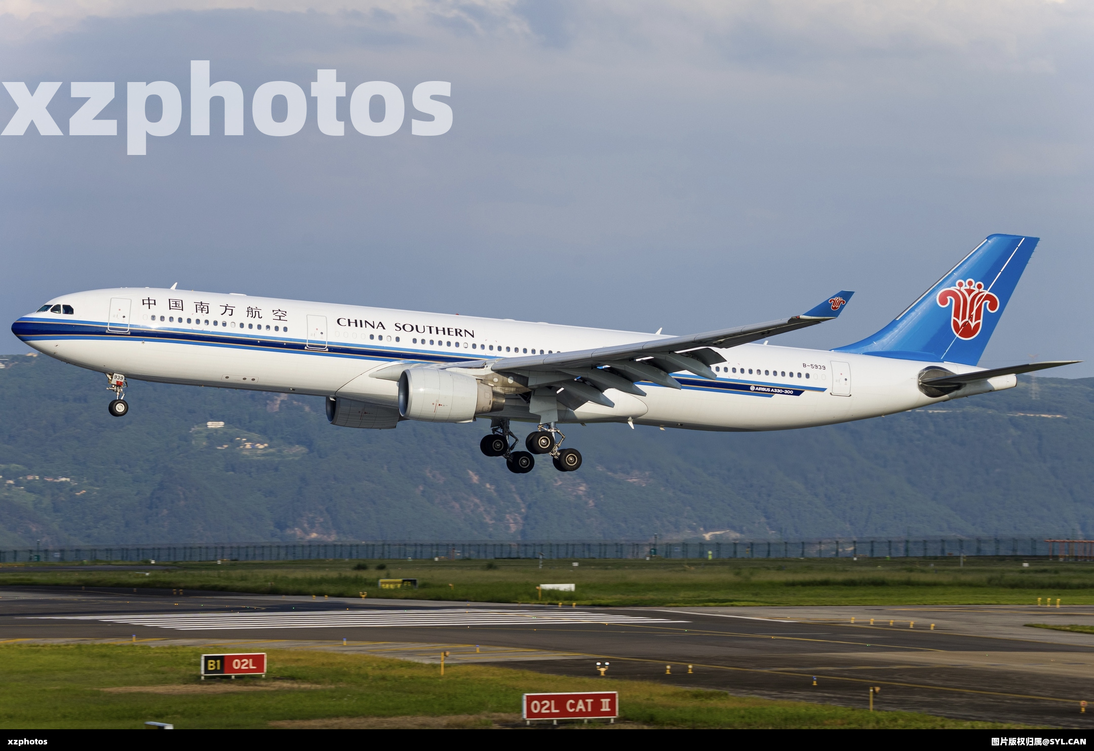 夕阳下的南航A330-300