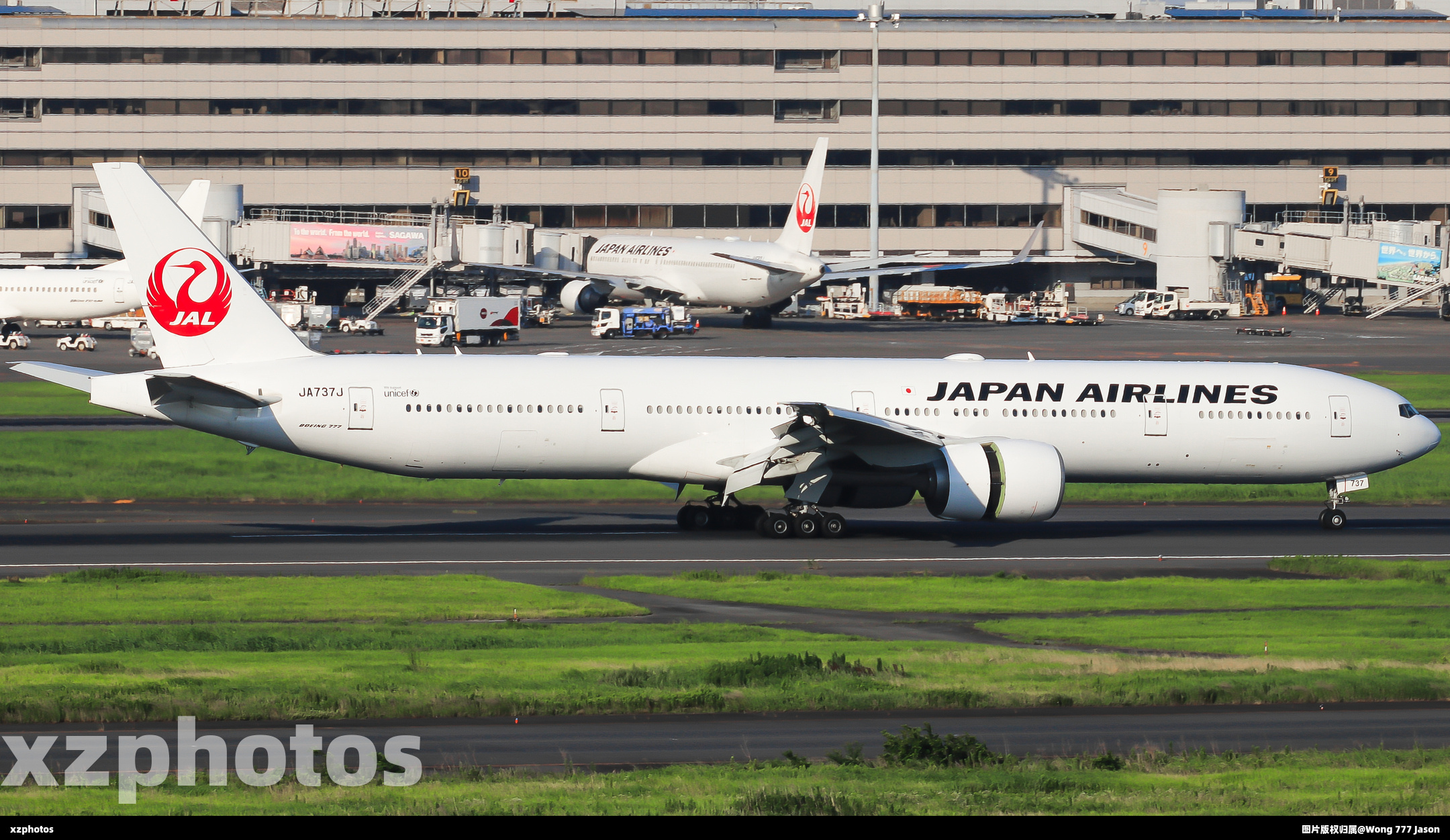 JA737J