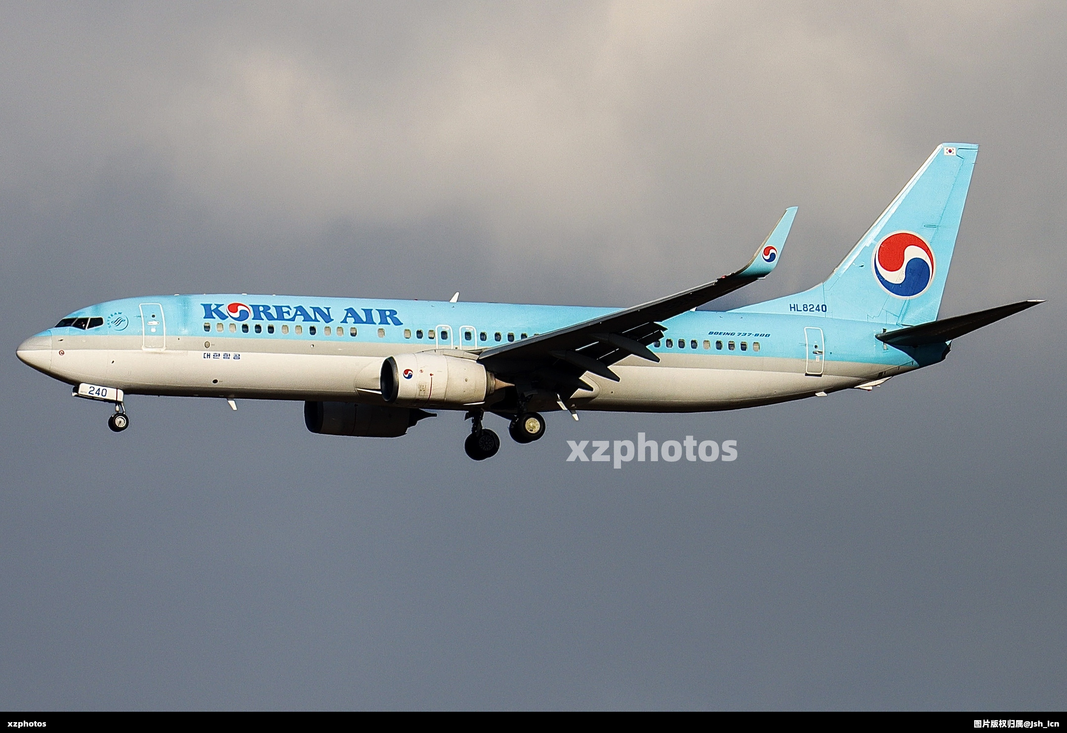 737