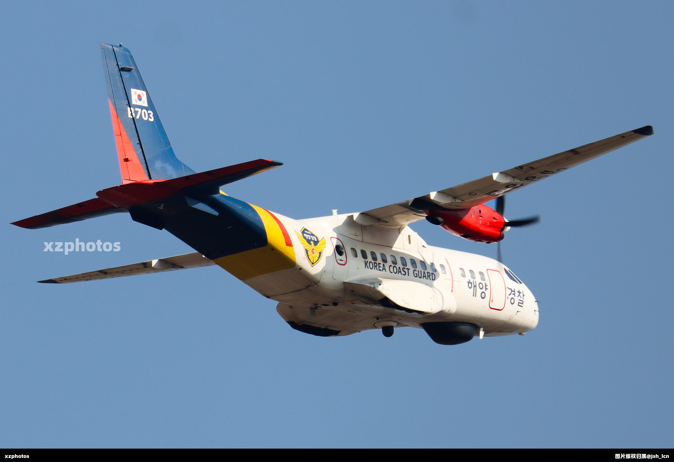CN-235