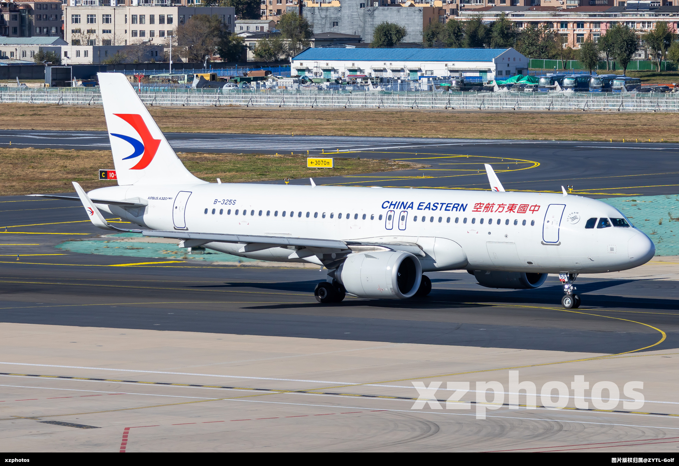 东航320