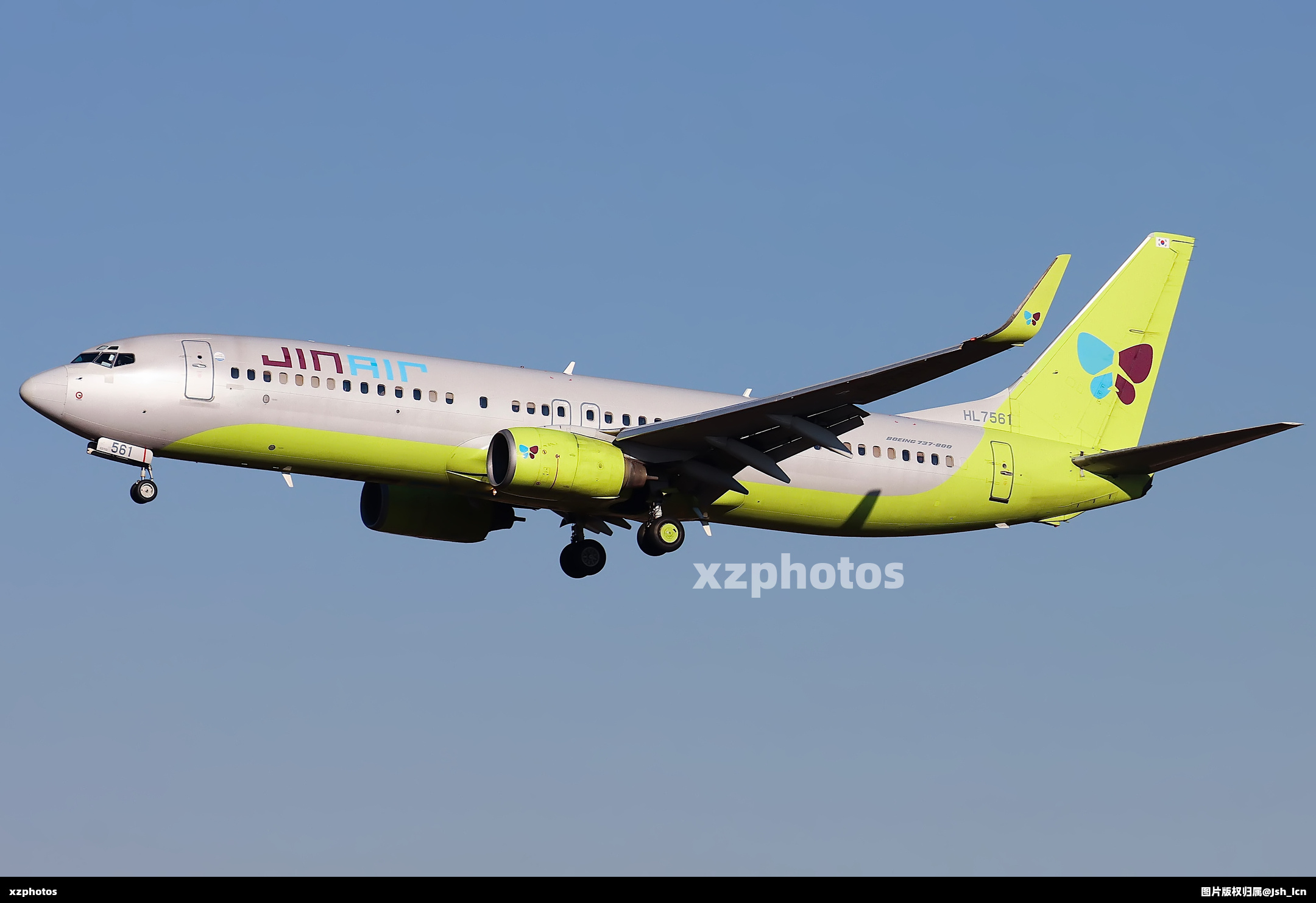 737