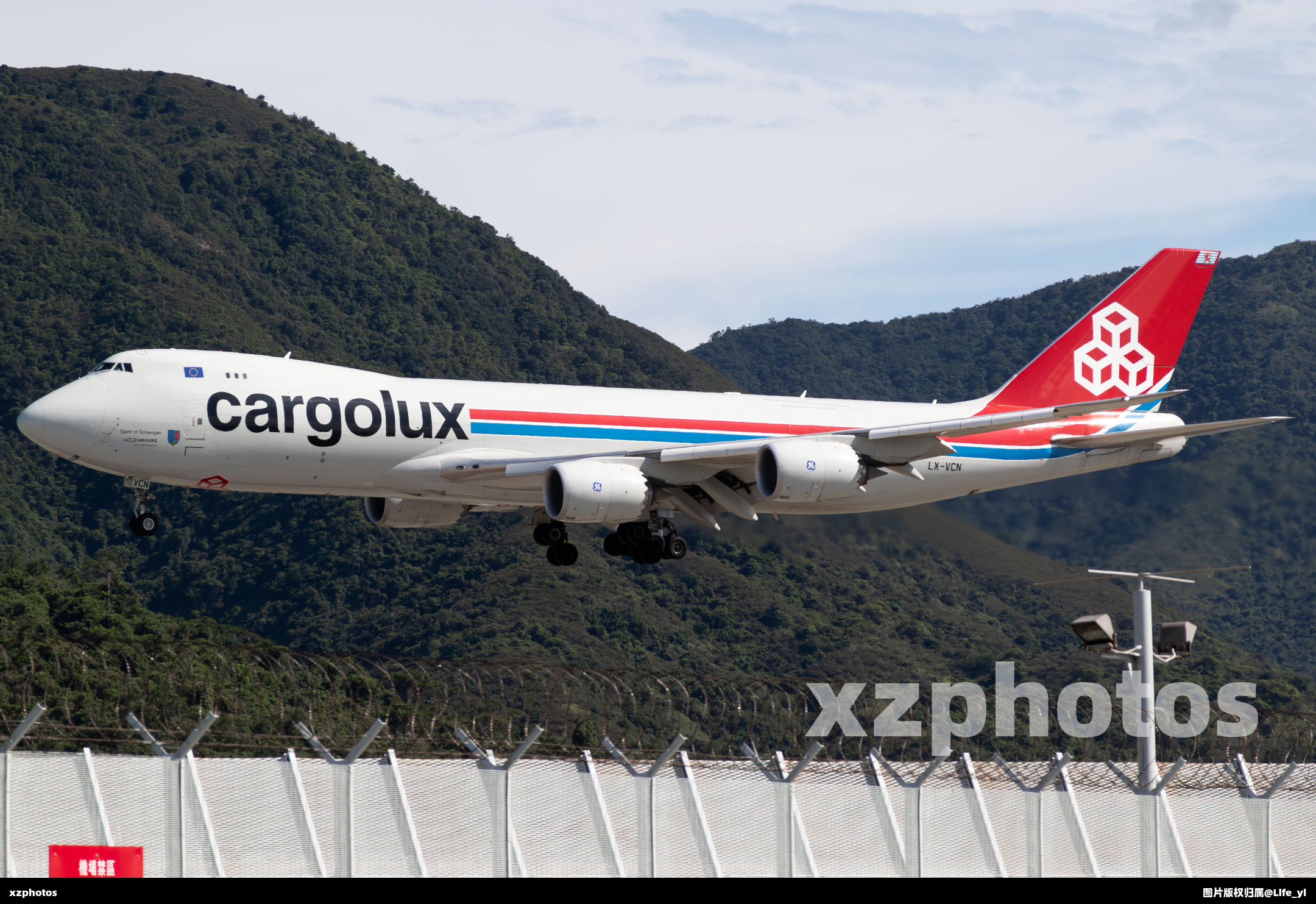 748