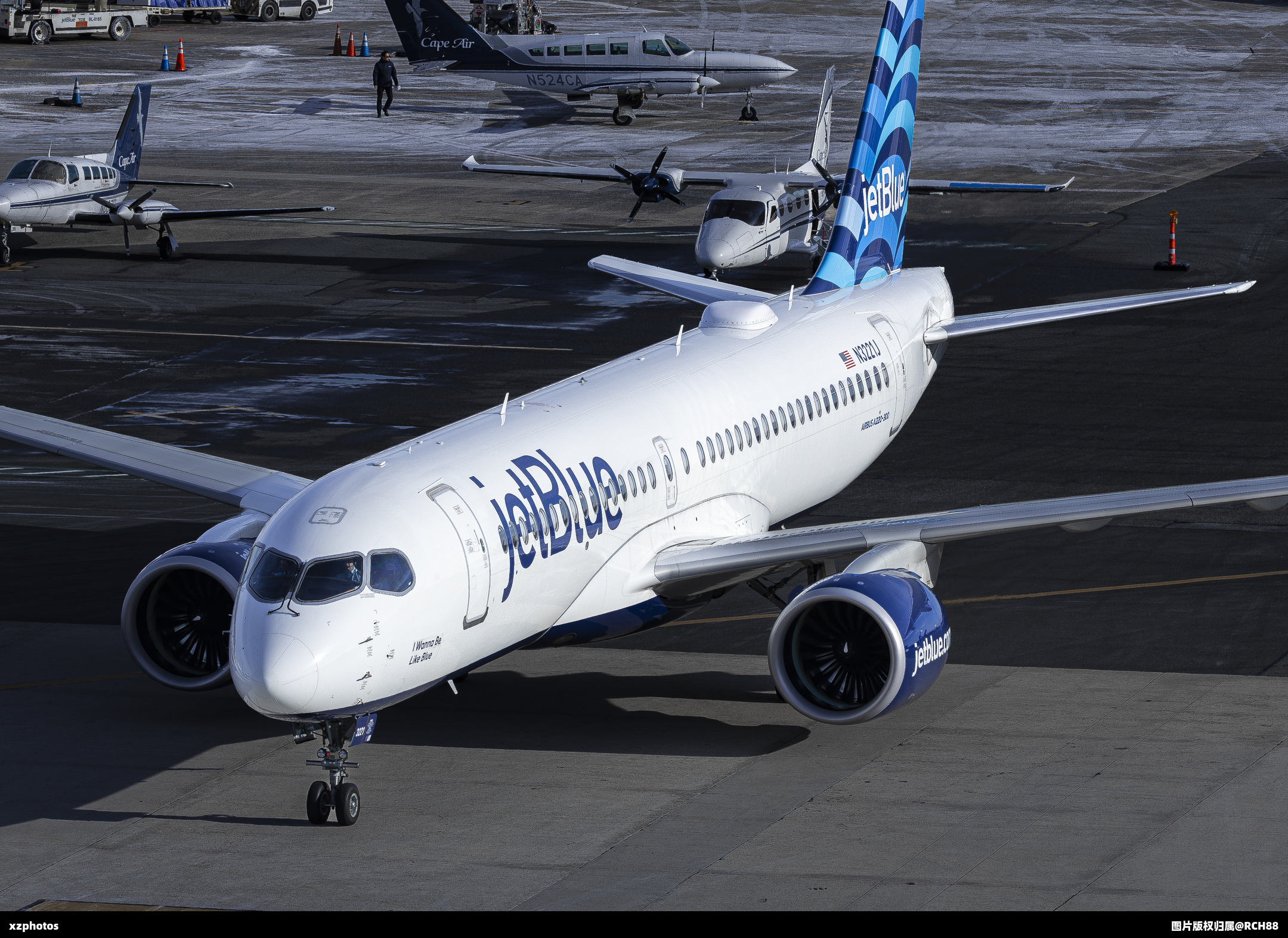 N3221J