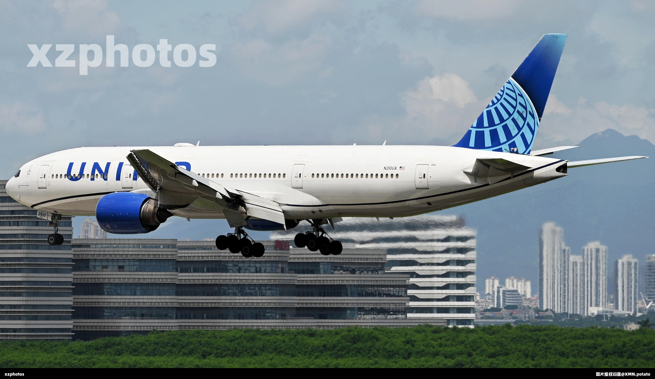 N210UA