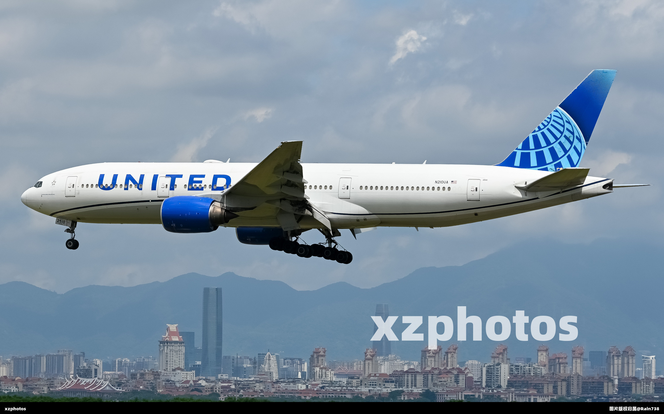 N210UA