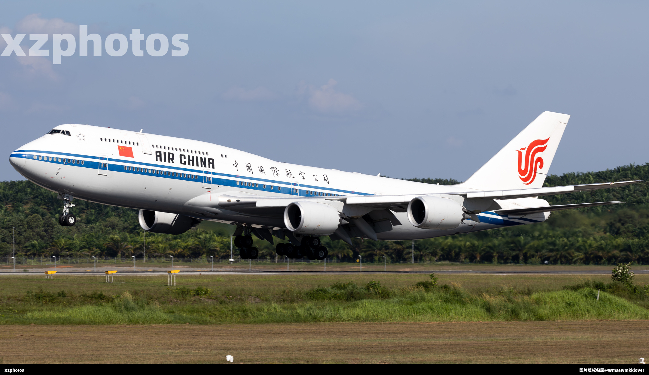 国航CA931航班突发故障 空中放油70吨安全返航