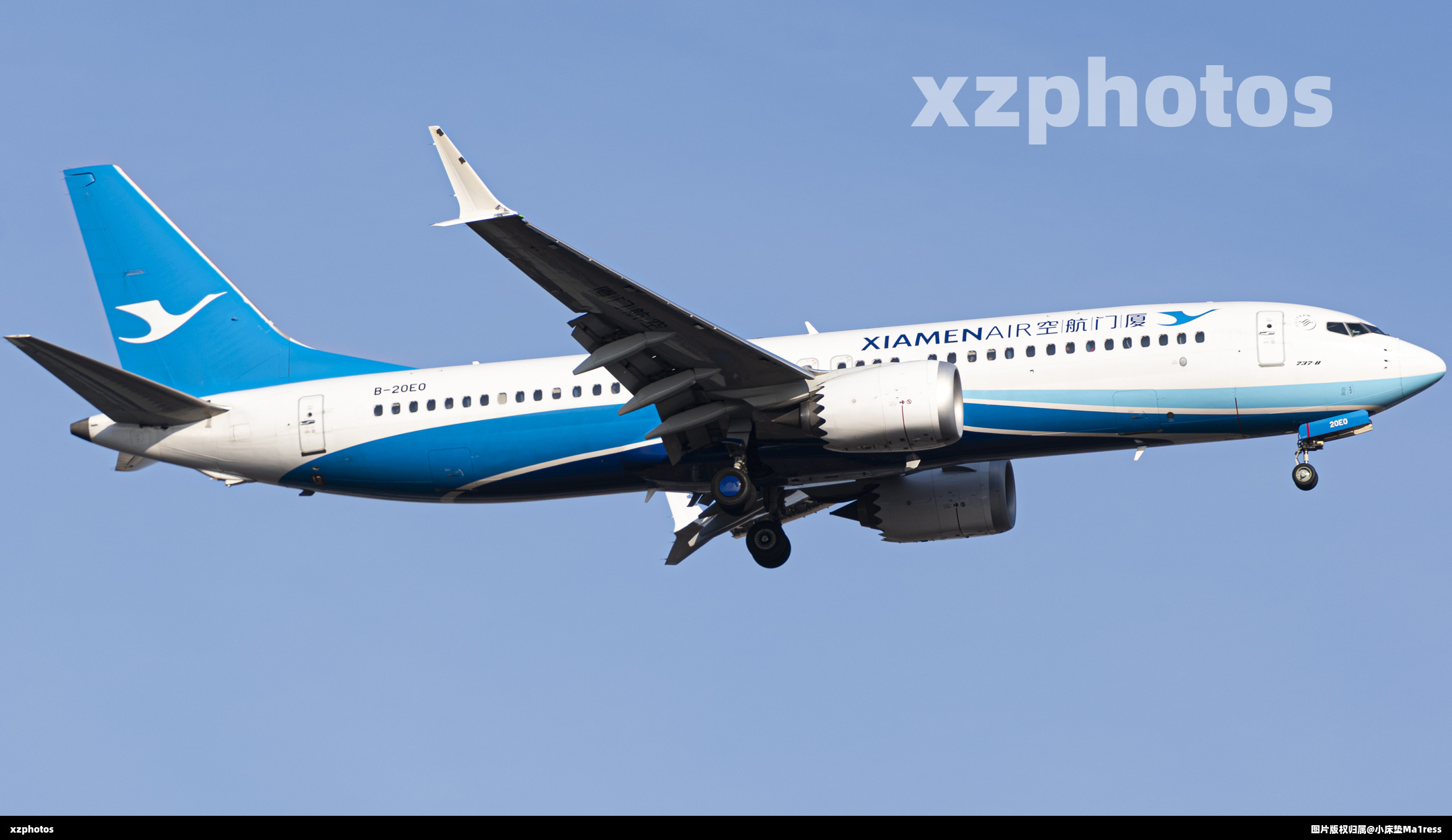 737MAX8