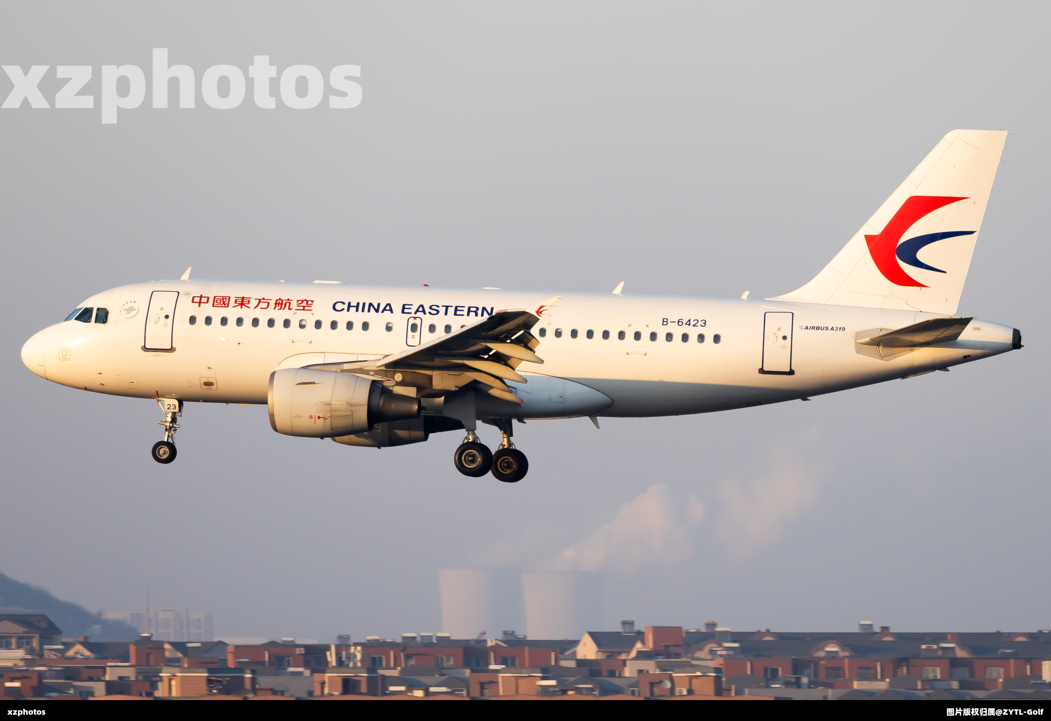 东航319