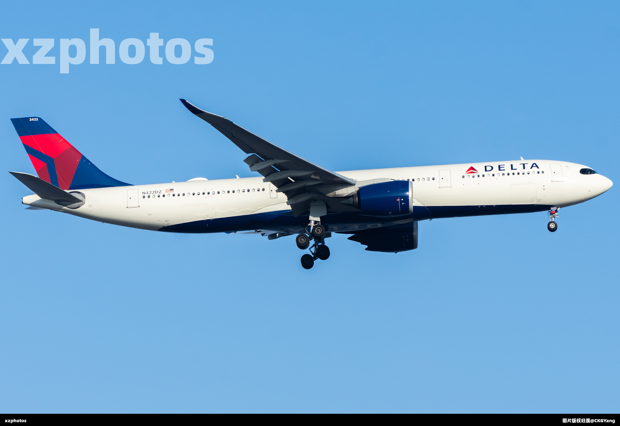 N422DZ