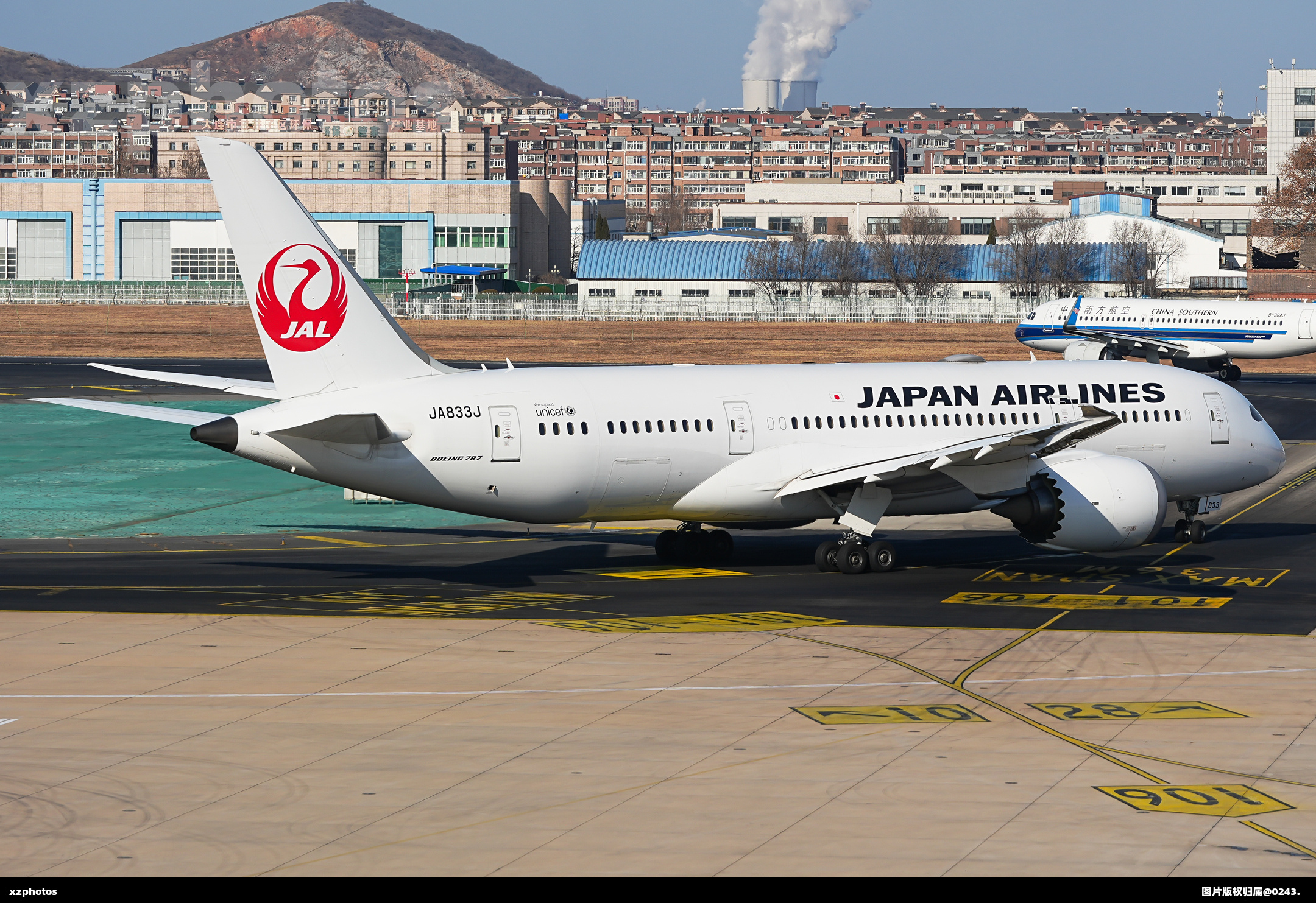JA833J