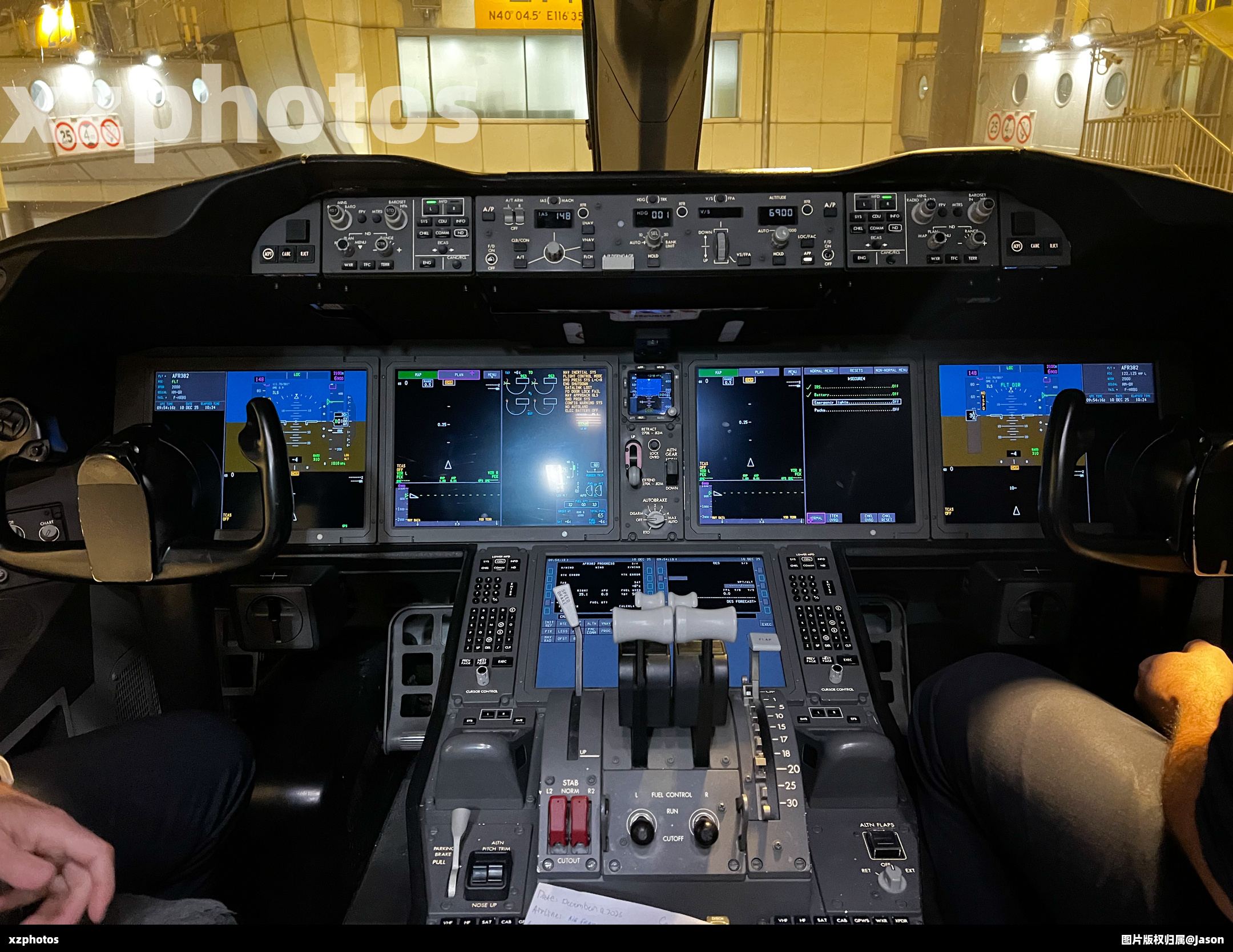 F-HRBC驾驶舱