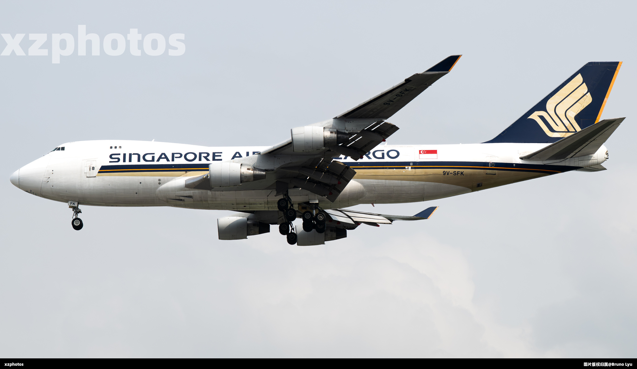 新航744