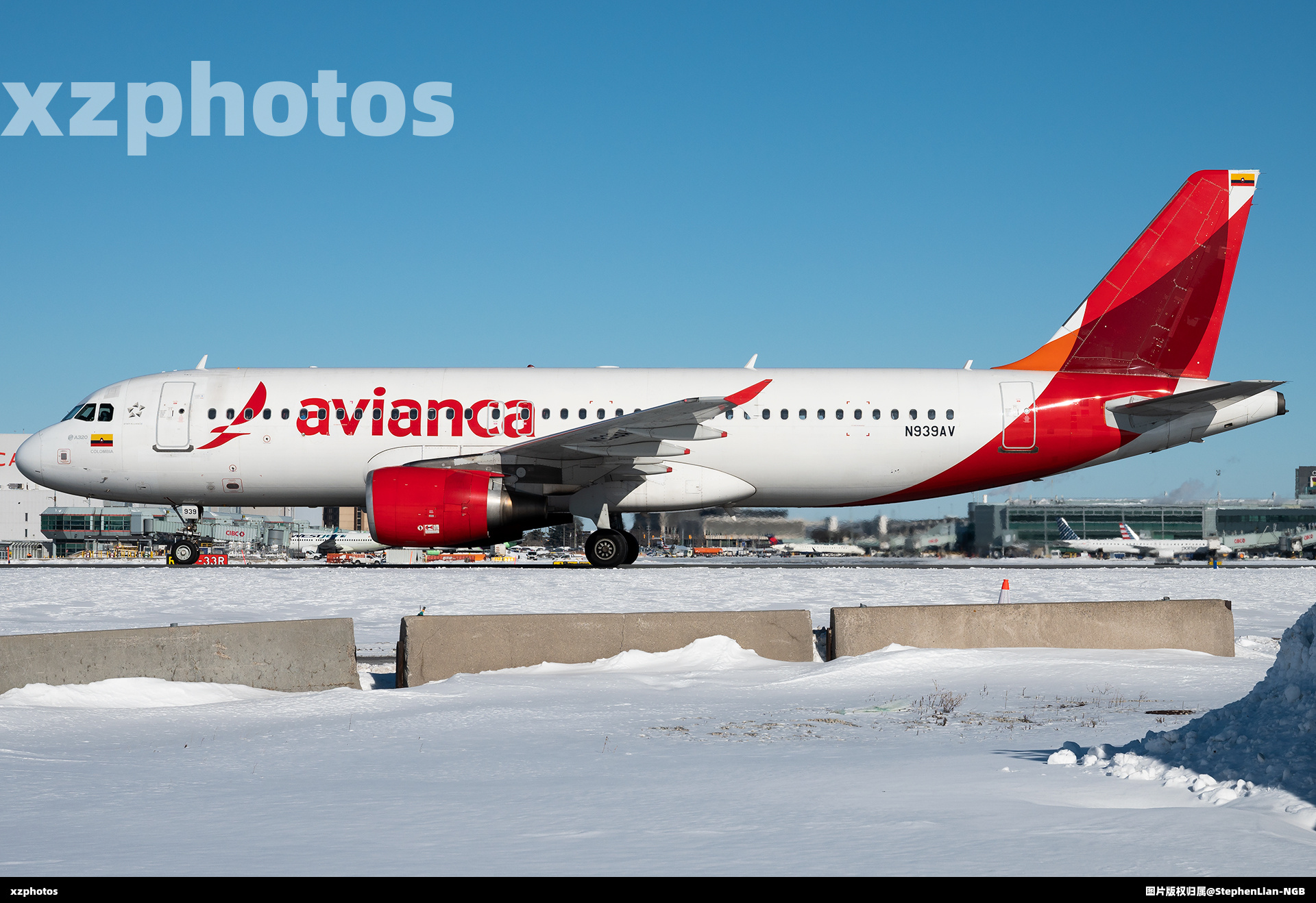 N939AV