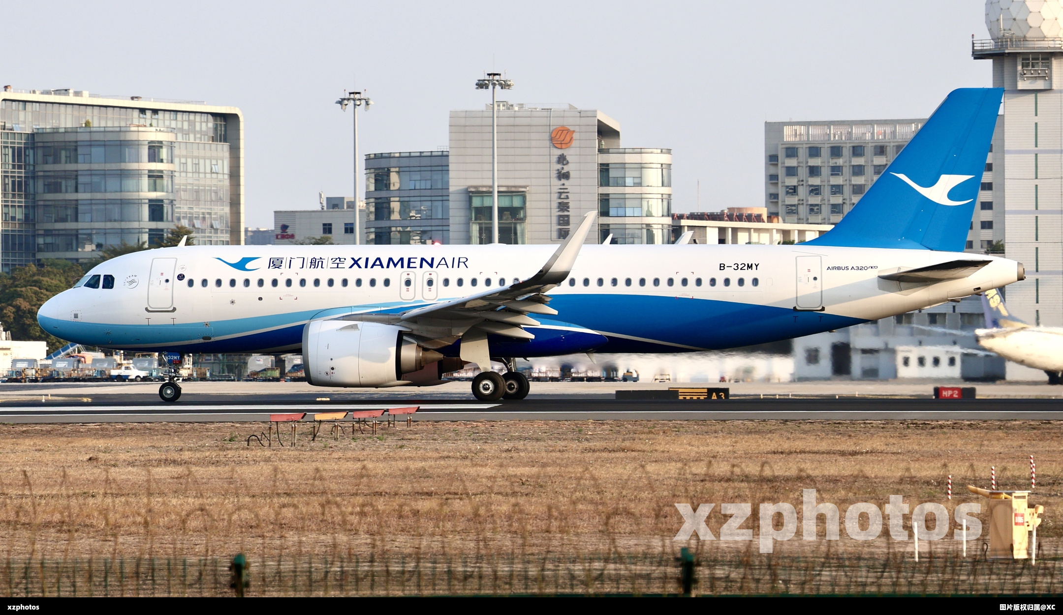 厦航首架320