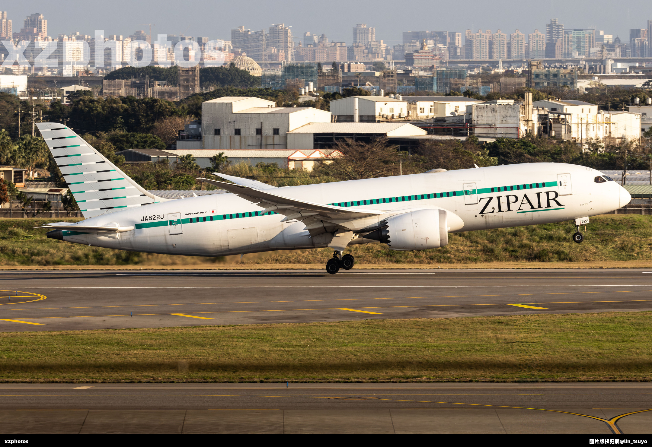 JA822J
