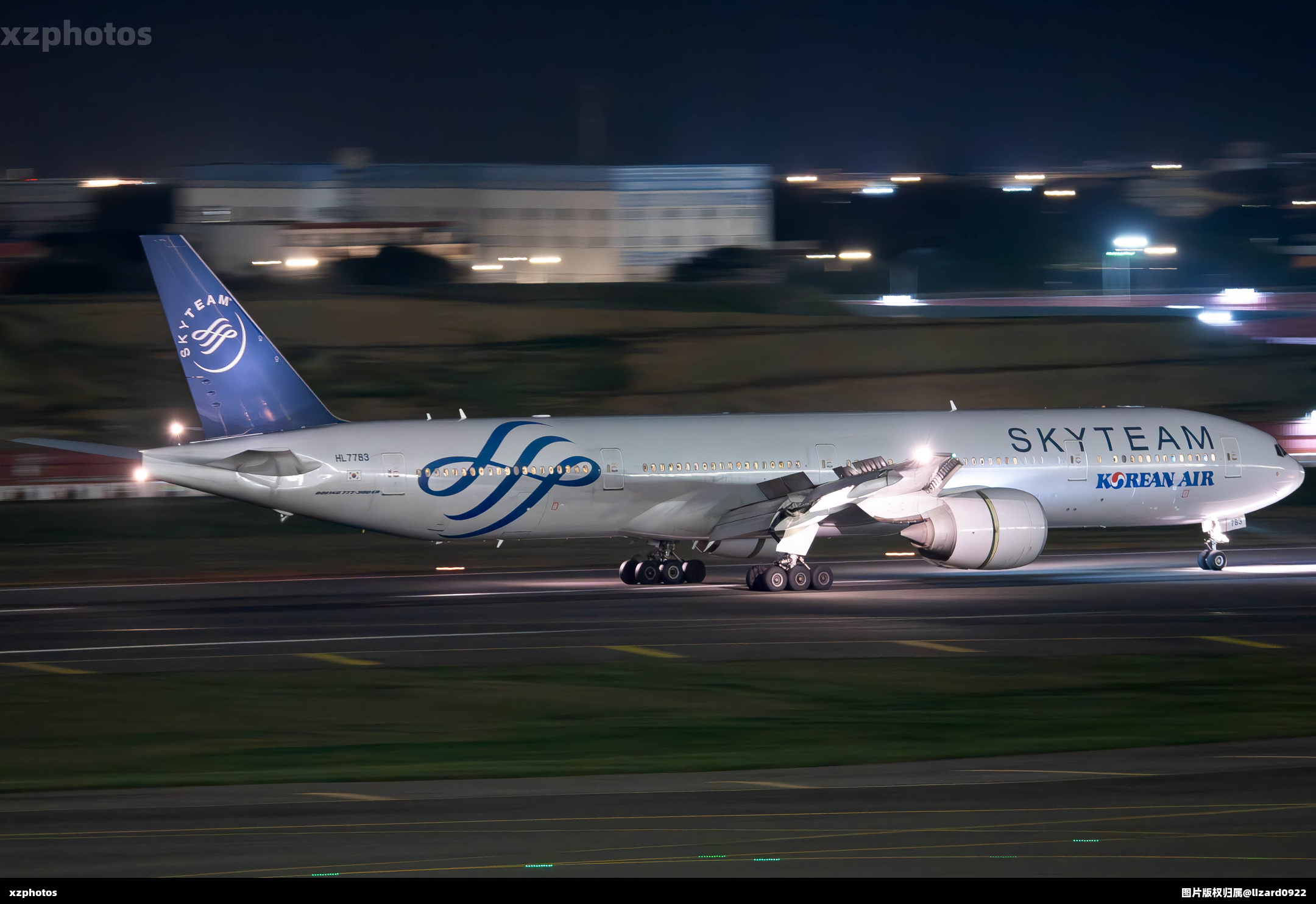Korean Air HL7783