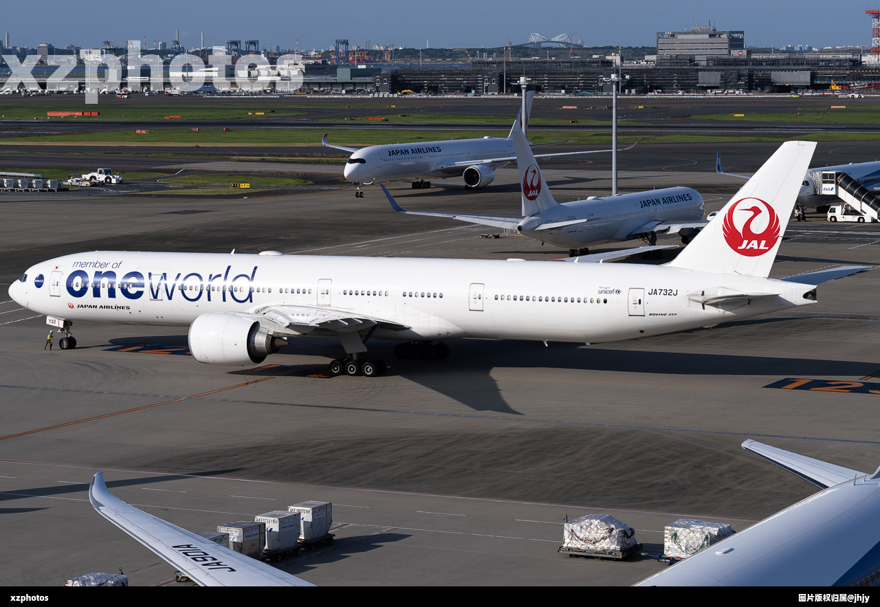 732J