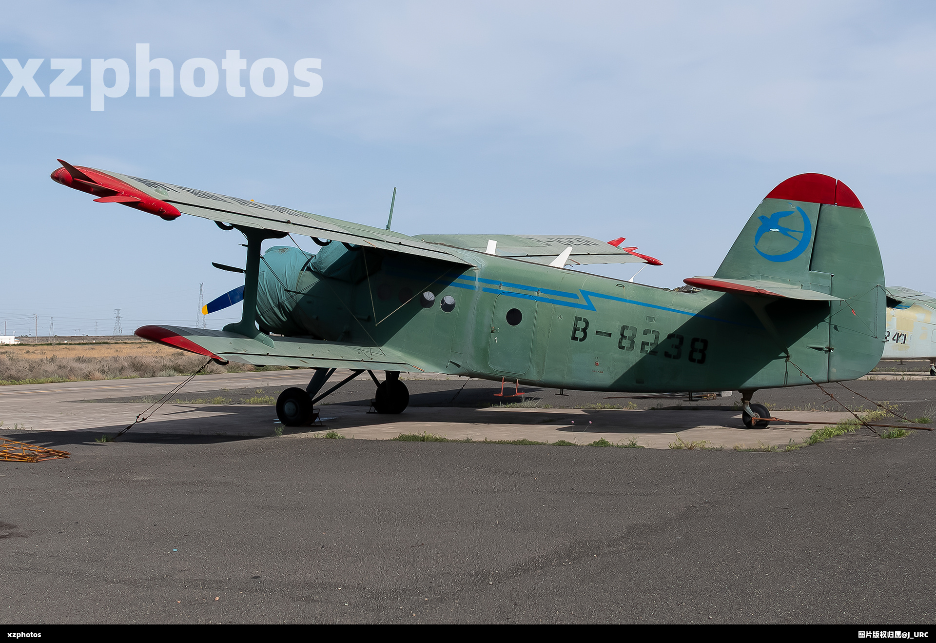 B-8238