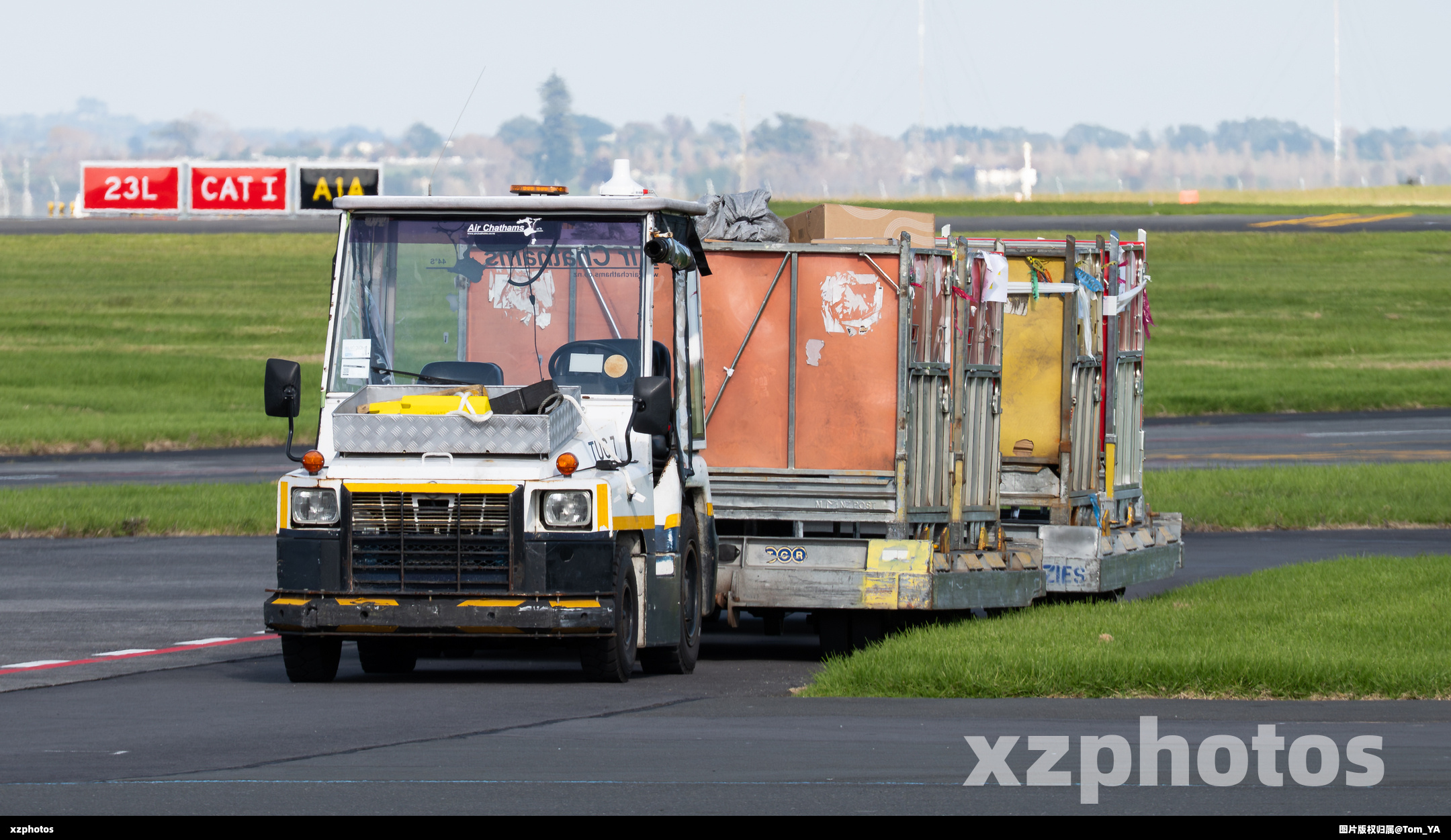 查塔姆航空行李运输车