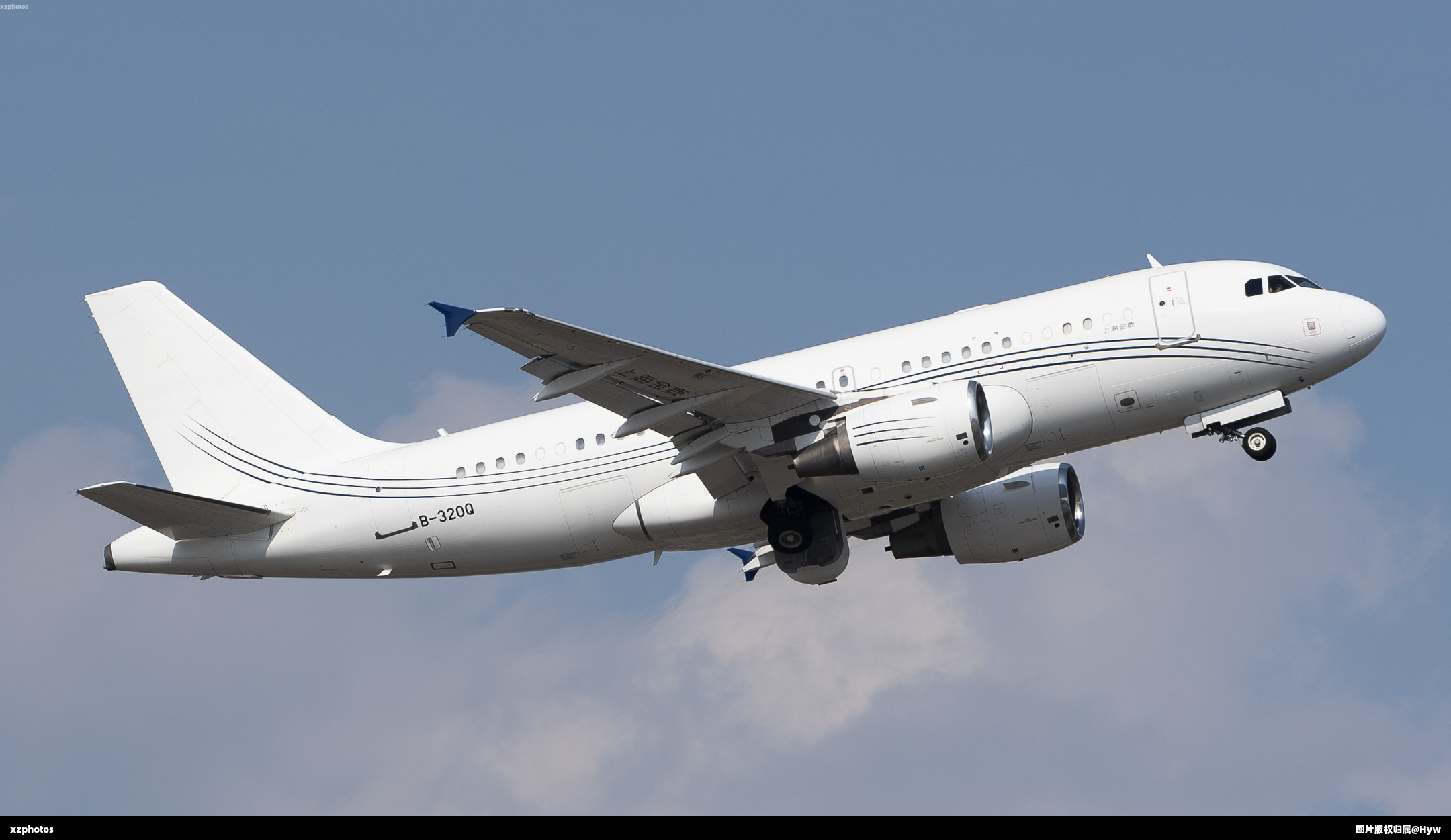 B-320Q