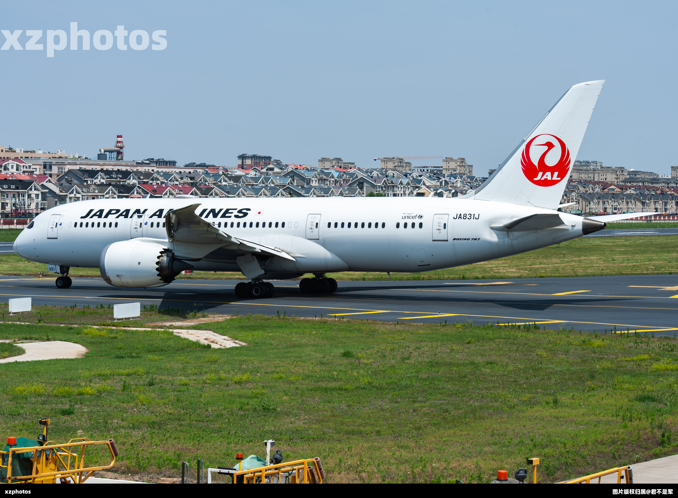 JA831J